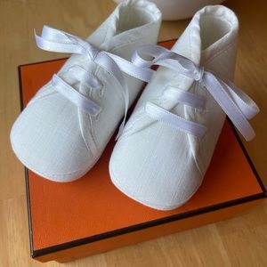 Hermes White Linen Baby Booties - brand new beautiful booties. Made in France.